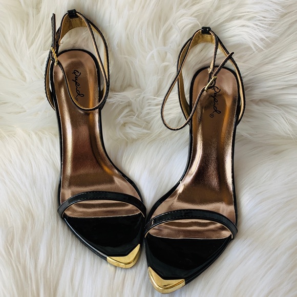 ☀️Two Strap Black Patent Heels with Gold Point - Picture 6 of 8